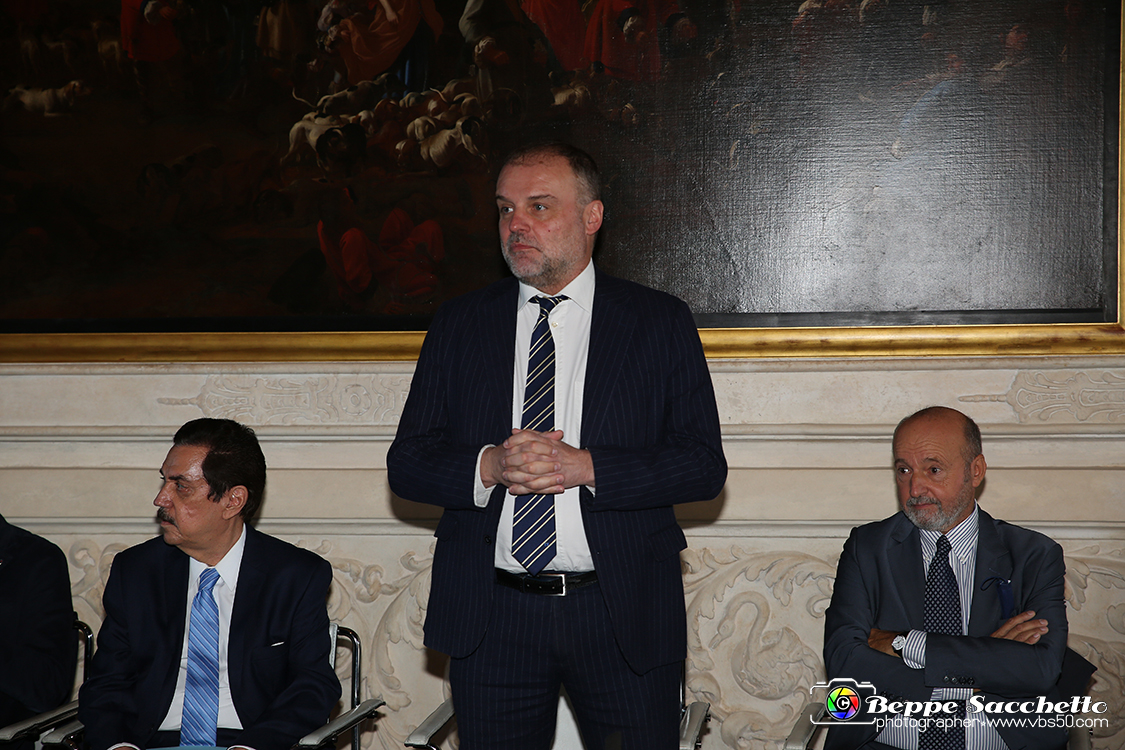 VBS_2055 - Mostra  Il mondo in una stanza. Testimonianze di culture extraeuropee.jpg
